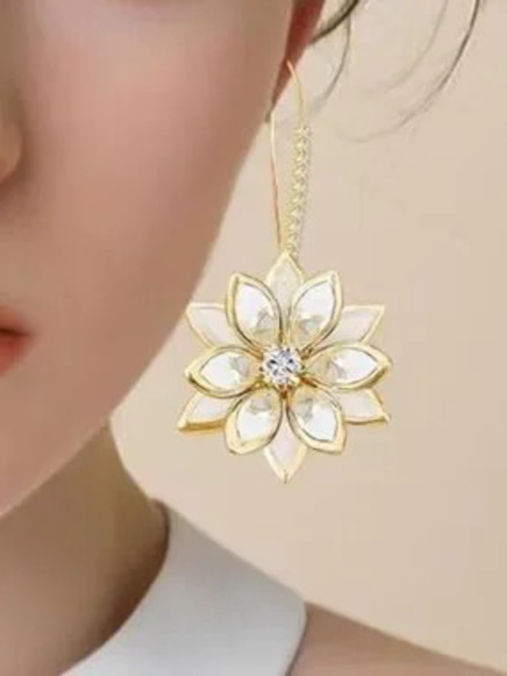Luxury New Anthropologie Gold and Clear Floral Dangle Earrings
